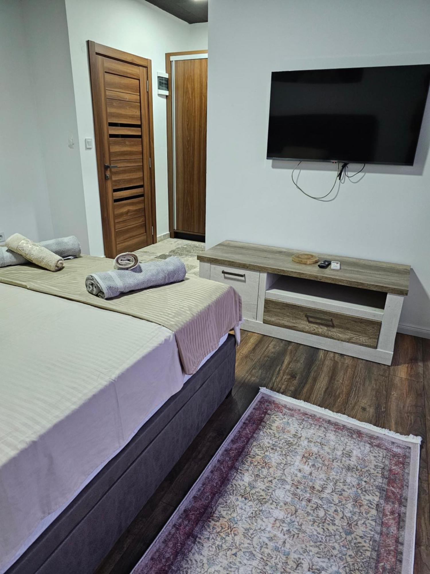 Apartments Ishmi In Center Of Ulcinj Zewnętrze zdjęcie