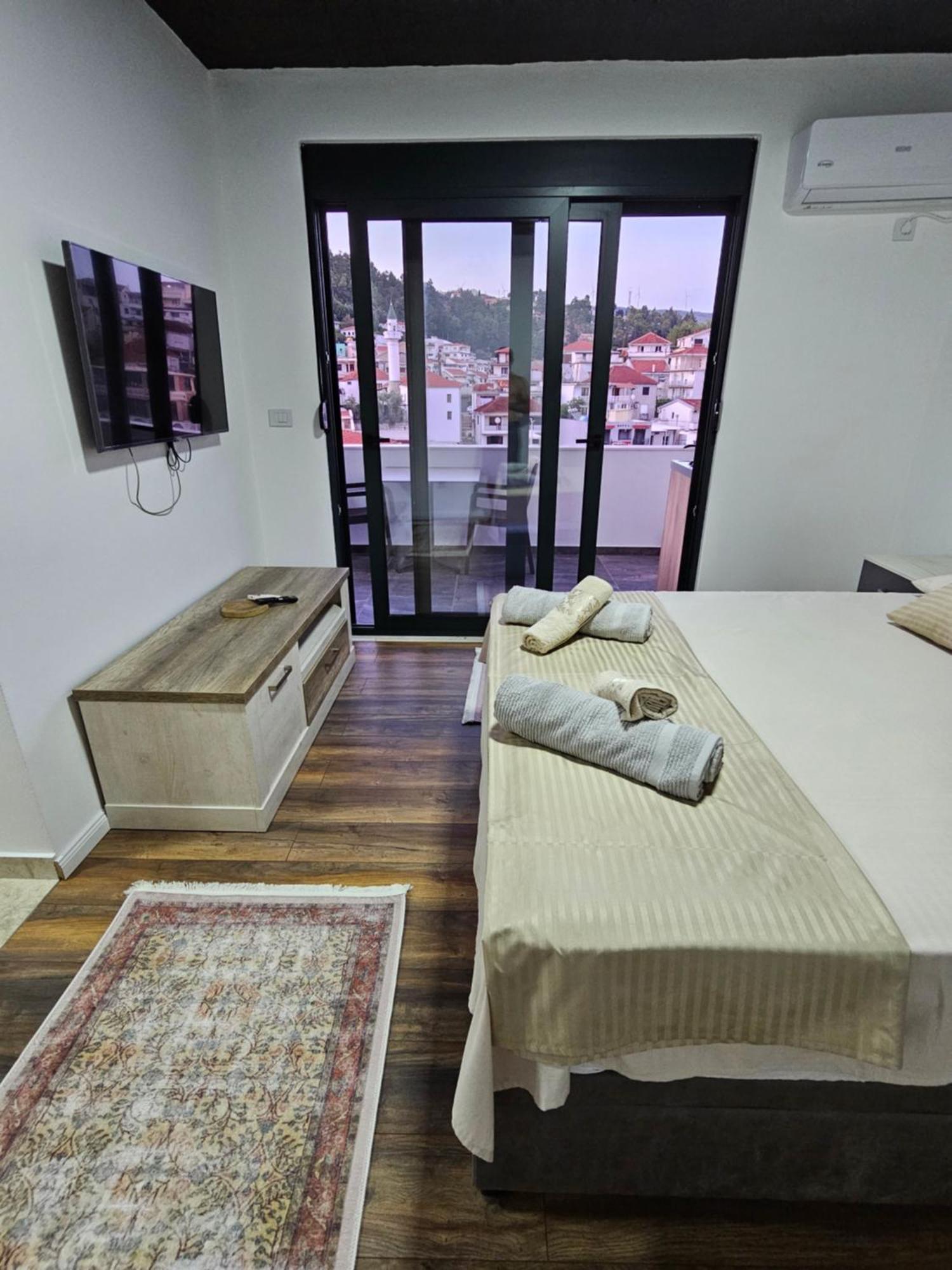 Apartments Ishmi In Center Of Ulcinj Zewnętrze zdjęcie