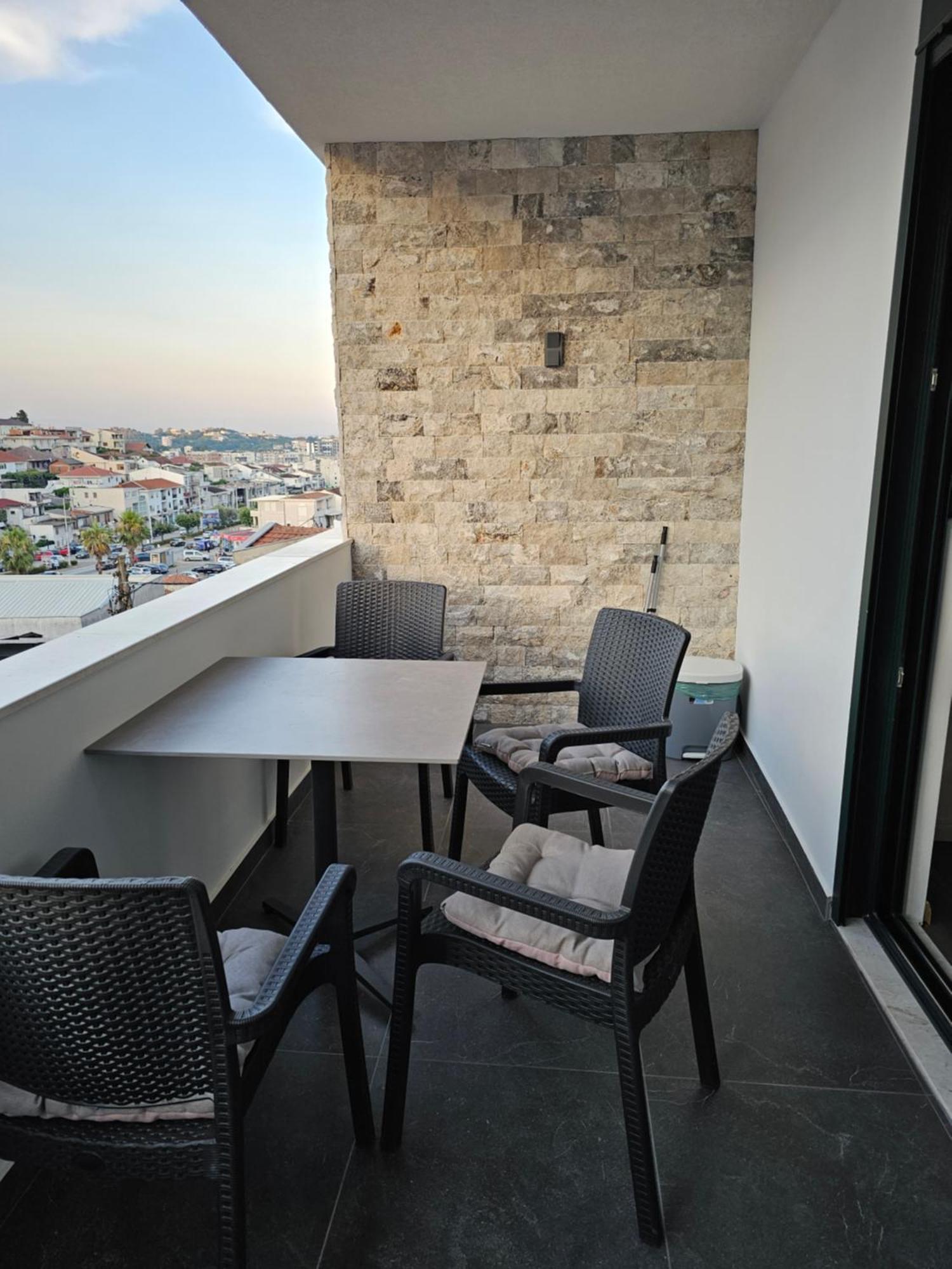 Apartments Ishmi In Center Of Ulcinj Zewnętrze zdjęcie